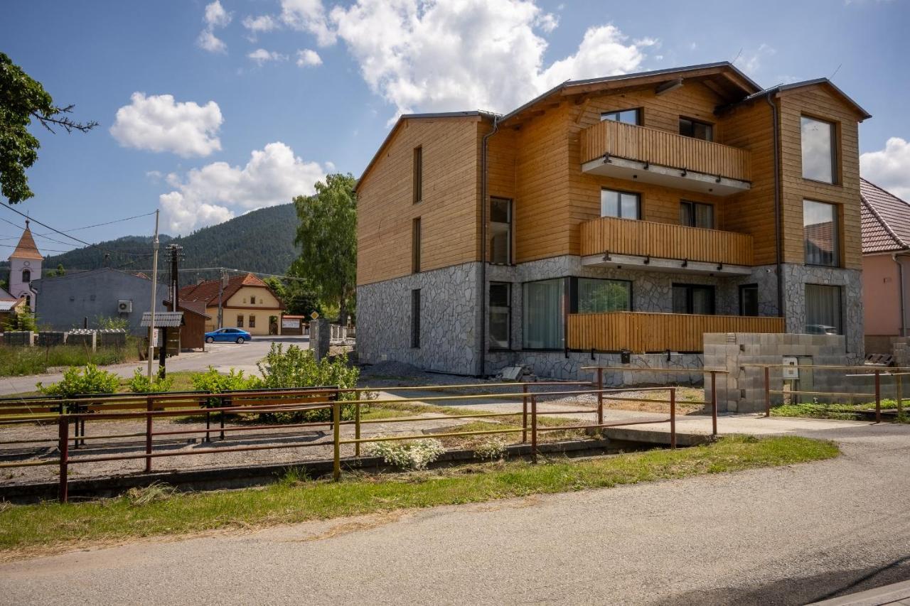 Berg Liptov Hotel ลิฟตอฟสกีมิคูลาช ภายนอก รูปภาพ